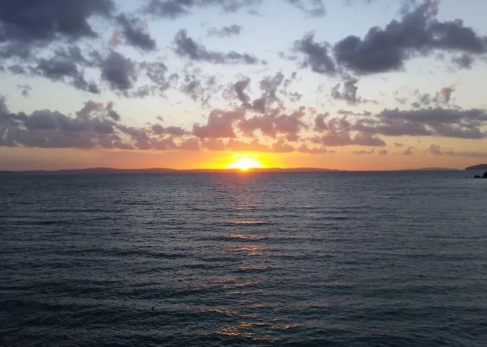 Sunset Split بودْسْتغانا
