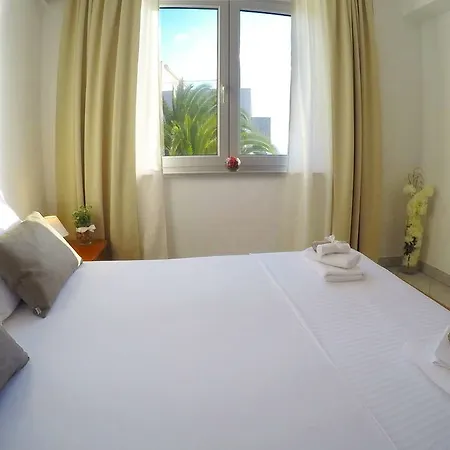 Guest house Sunset Split 3*