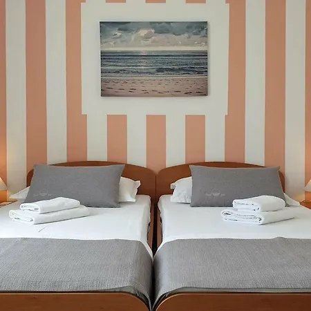 Hotel Sunset Split